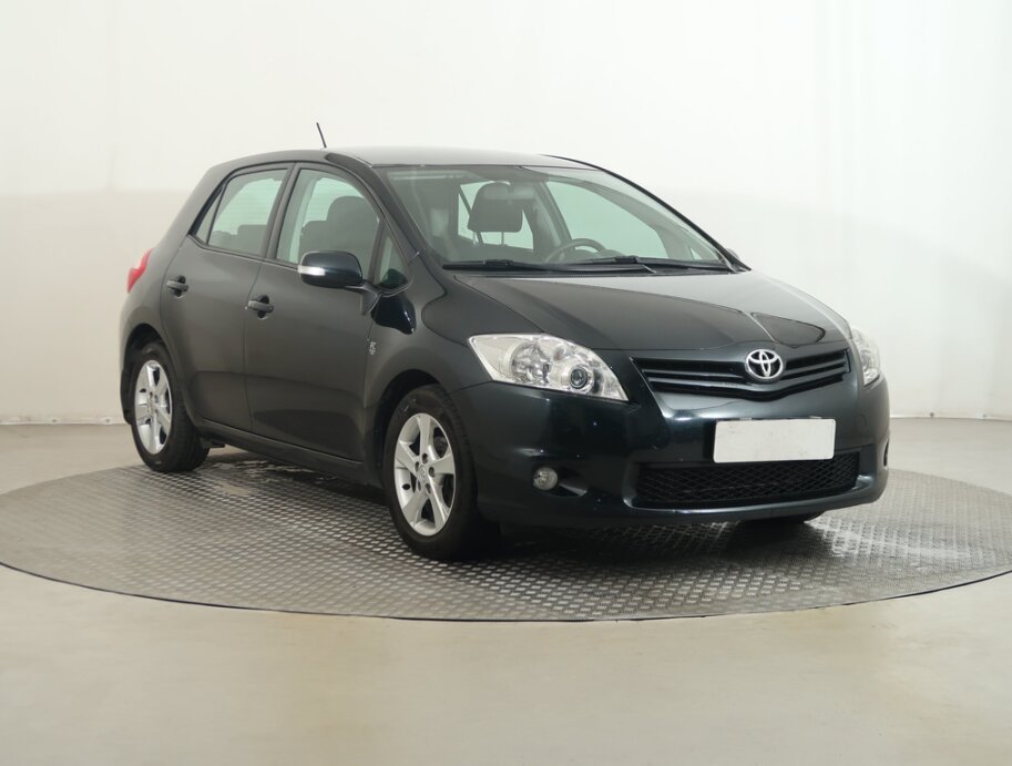 Toyota Auris, 1.6 Valvematic, ČR,1.maj, Serv.kniha