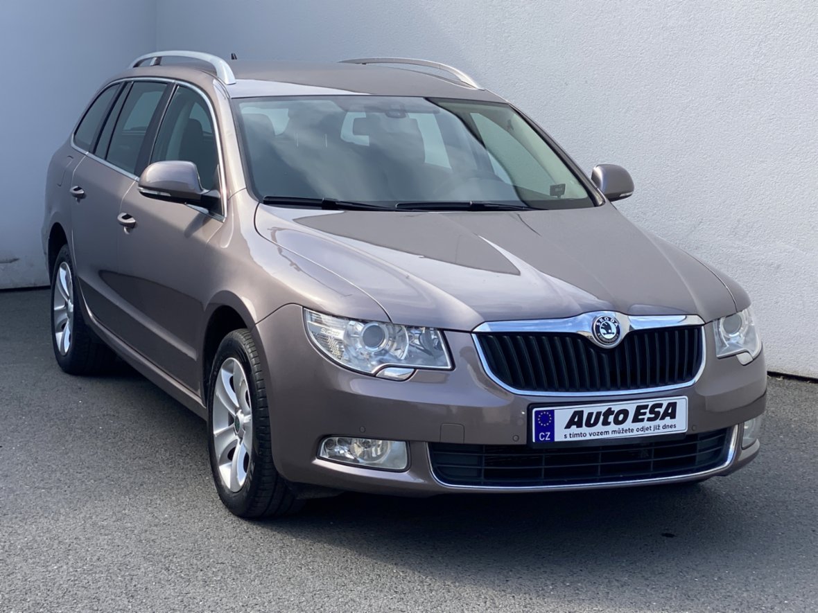 Škoda Superb, 2.0 TDI, DSG, xenon, AC, kombi,