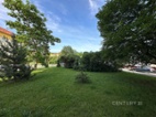 Prodej bytu 2+1, 70 m² užitné plochy, Hodkovičky, Večerní ulice