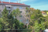 Prodej bytu 2+1, 70 m² užitné plochy, Hodkovičky, Večerní ulice