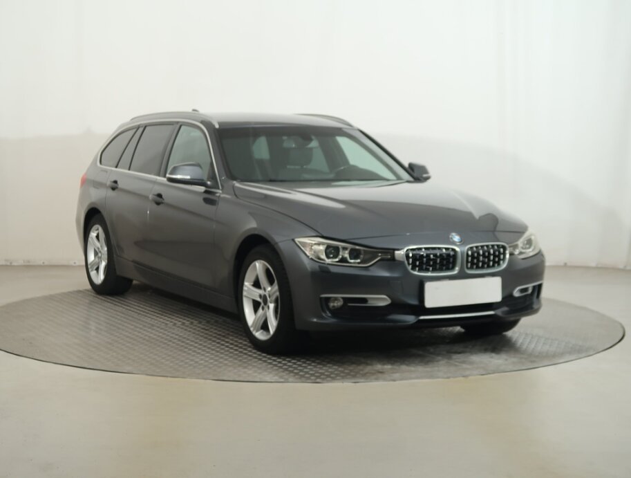 BMW Řada 3, 318 dLuxury Line , Automat,, Combi,