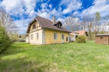 Usedlost u Třeboně s projektem na 13 apartmánů – skvělá investice