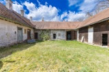 Usedlost u Třeboně s projektem na 13 apartmánů – skvělá investice