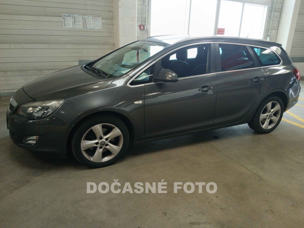 Opel Astra, 2.0TDCi, autoAC, temp, kombi, benzín