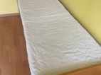 Jednolůžková postel