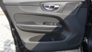 Volvo XC60, B4 FWD Momentum Auto, SUV, nafta