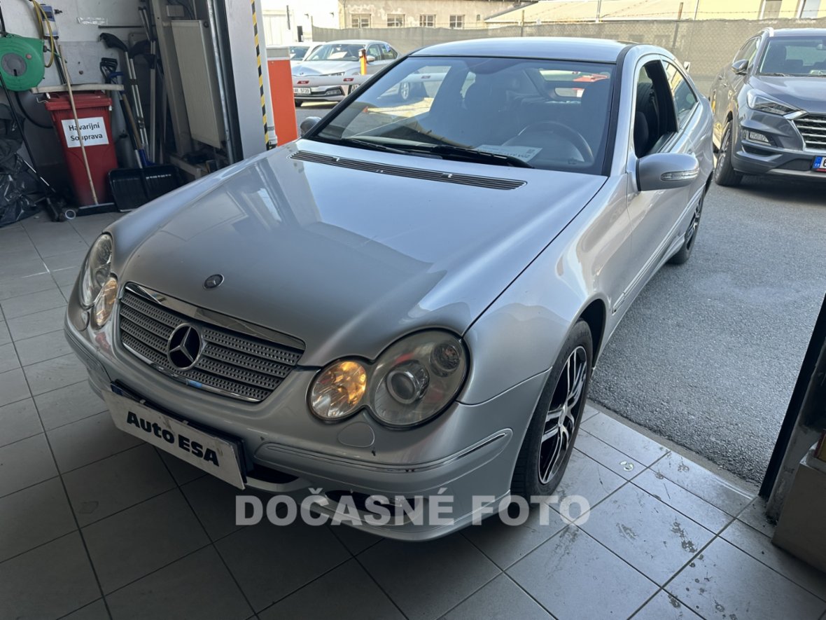 Mercedes-Benz Třída C, 2.2CDi, ČR, servis.kniha,