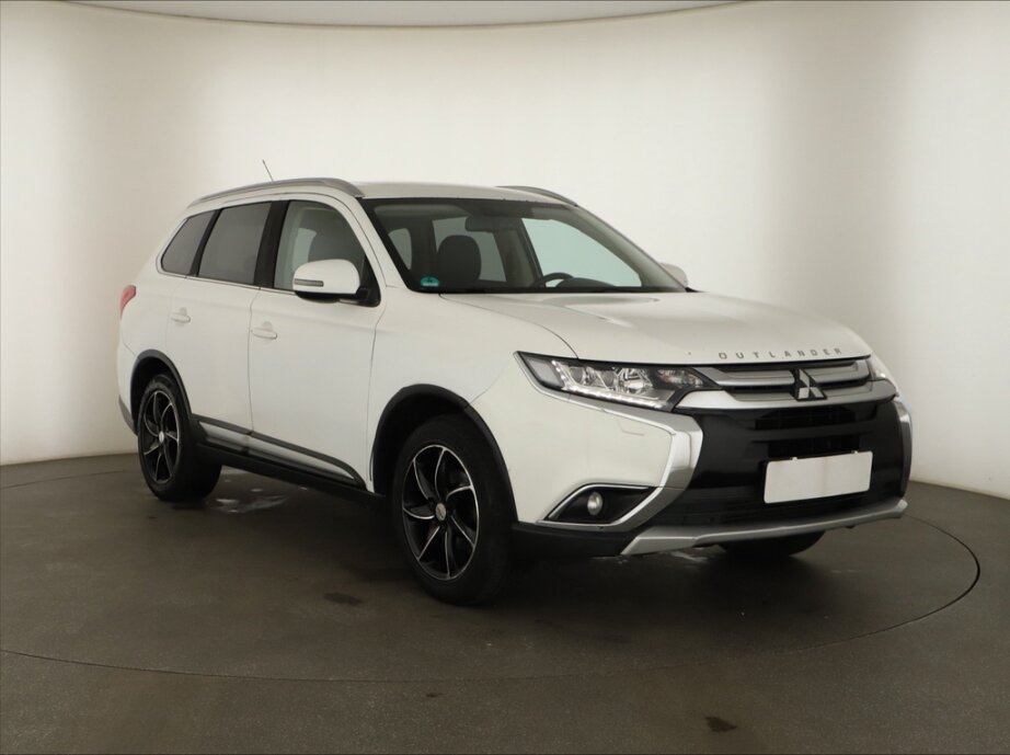 Mitsubishi Outlander, 2.2 DI-D, 4X4, 7 míst, Navi,