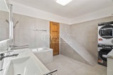 Pronájem prostorného mezonetového bytu 5+kk, 184 m and sup2 , ul. Kateřinská, Praha 2  Nové Město