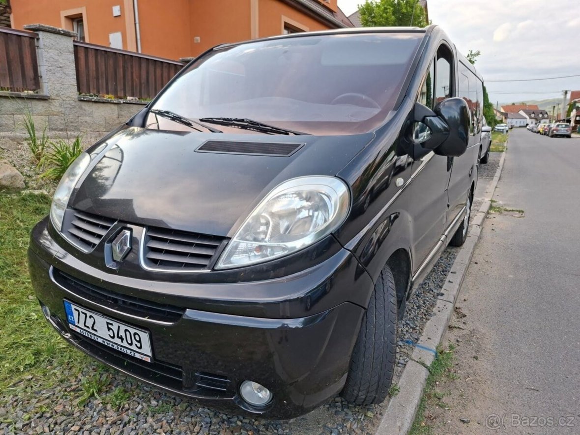 Renault Trafic 2,5   dCi 107 kW, 9 míst, odpočet DP