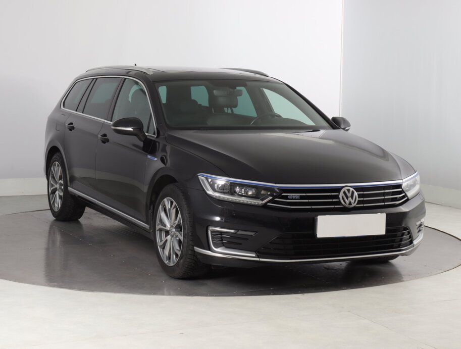 VW Passat, 1.4 GTEHighline , Automat, ČR,2.maj,,