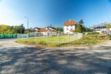 Pronájem zpevněného pozemku s přípojkami o velikosti 542 m2 Praha 4, Braník