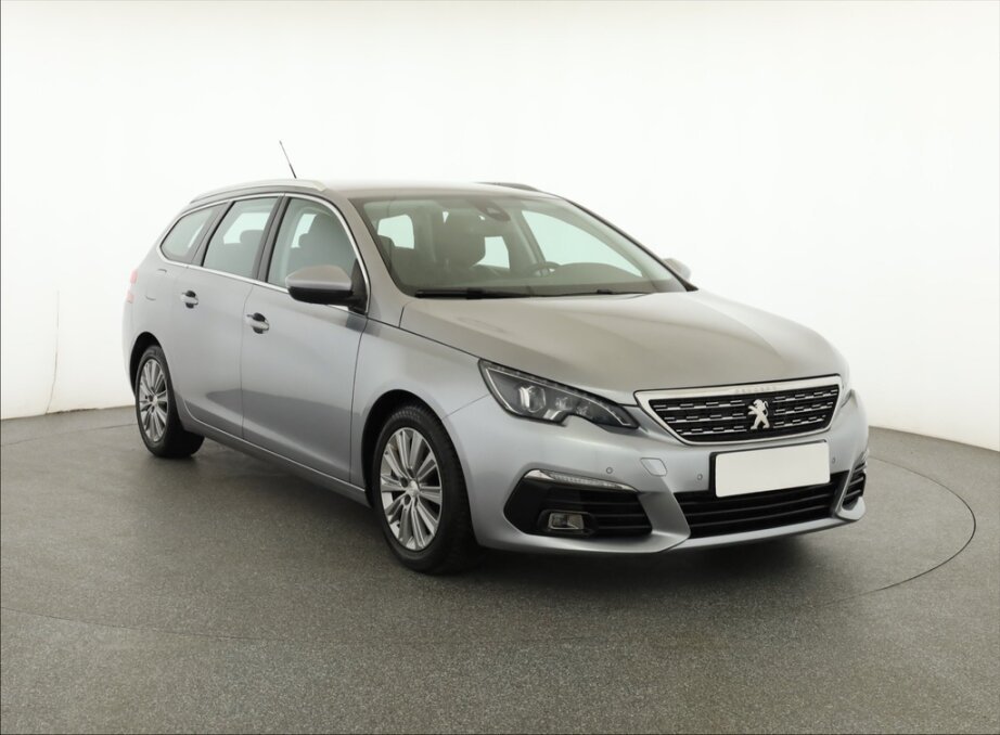 Peugeot 308, 1.6 BlueHDiGT Line , ČR,2.maj, Serv