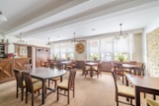 Restaurace Heller s velkou půdou pro ubytovací jednotky v Doksech  