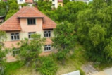 Prodej rodinného domu s velkým stavebním pozemkem