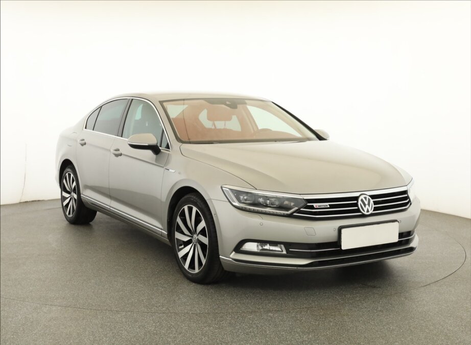 VW Passat, 2.0 TDI, 4X4, Automat, ČR,2.maj,,