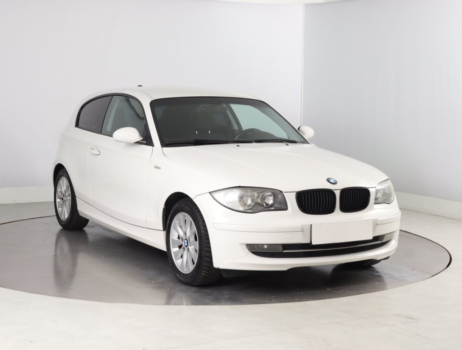BMW Řada 1, 120i, Klima, Park. senzory, Hatchback,