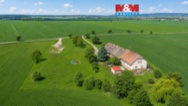 Prodej pozemků k bydlení + zemědělské usedlosti v Stračově