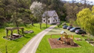 Výjimečné bydlení se slunnou zahradou a terasou - Beroun-Hostim