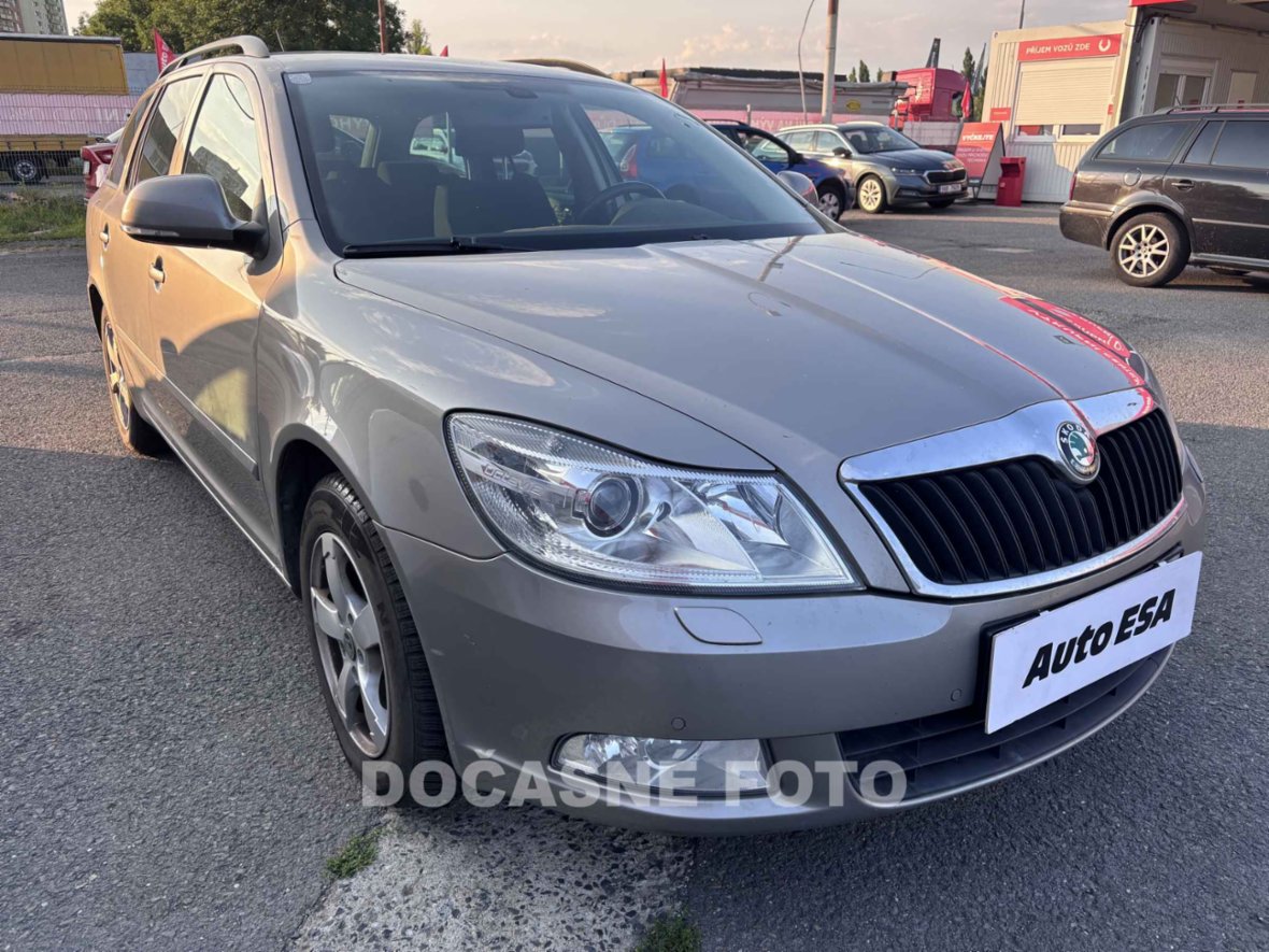 Škoda Octavia II, 2.0TDi, servis.kniha, AT, kombi,