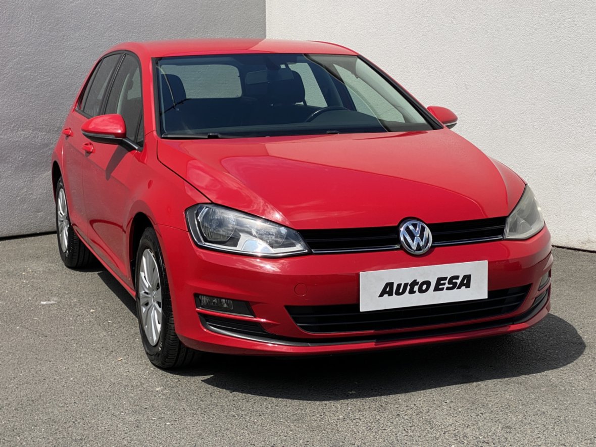 Volkswagen Golf, 1.2TSi Trendline, 1.maj,ČR,