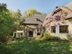 Prodej rodinné vily v Černošicích: Vnitřní bazén, pozemek 1 900 m², dispozice 6+1