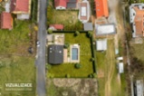 Prodej rozestavěného domu 4+kk, garáž, pozemek 949m2 u Karlštejna