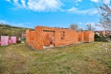 Prodej rozestavěného domu 4+kk, garáž, pozemek 949m2 u Karlštejna