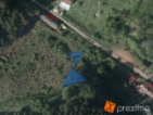 Prodej 1/2 pozemku 142 m2.