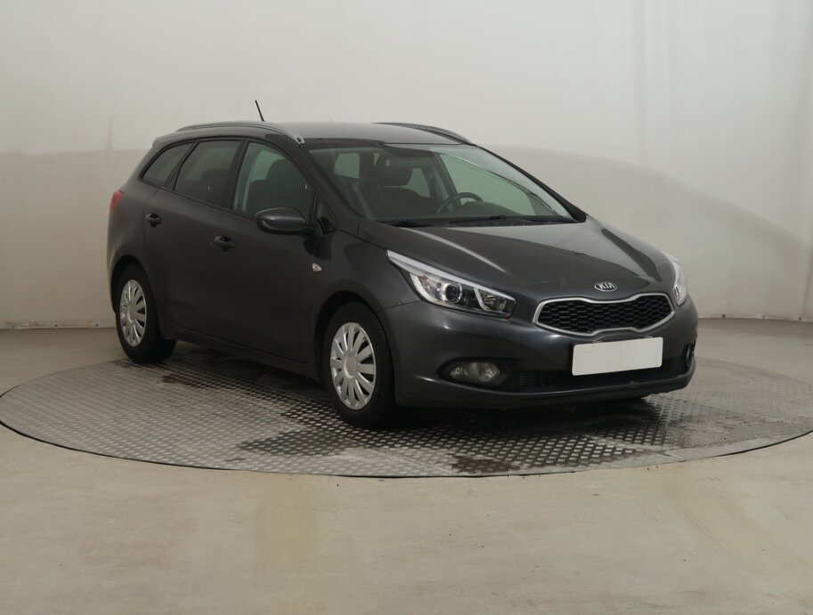 Kia Ceed, 1.6 CRDi, nová STK, Klima, rezervace,
