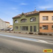 Pohořelice, obchodní prostor, dva byty - rodinný