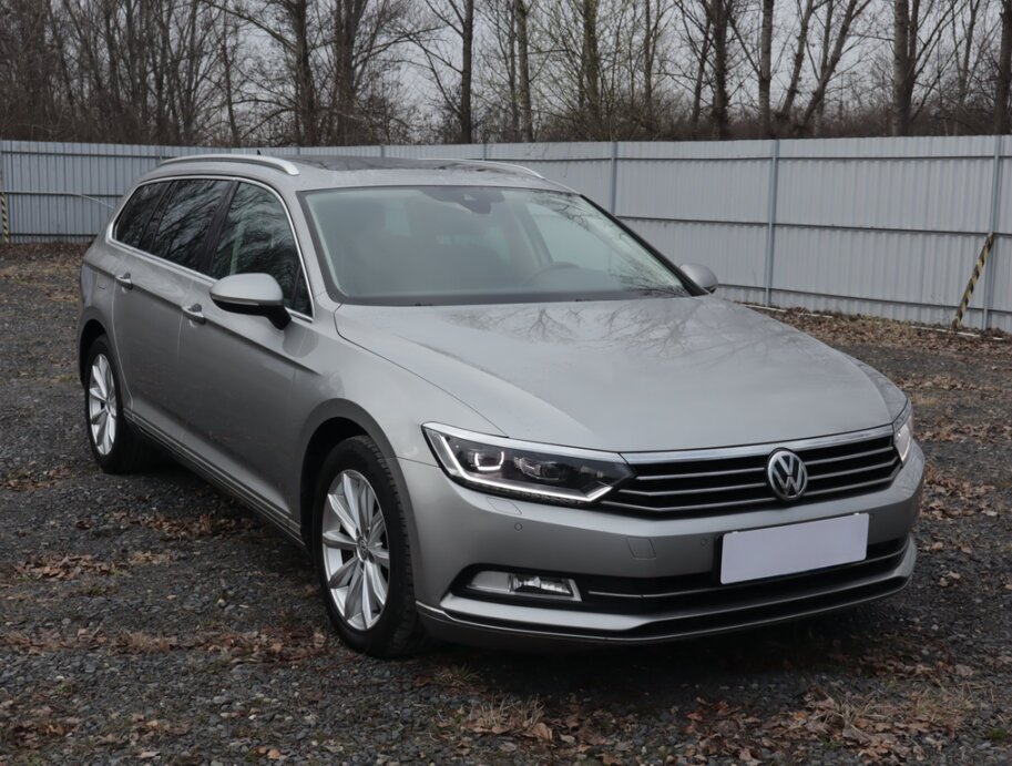VW Passat, 2.0 TDIHighline , Automat, Serv.kniha,,