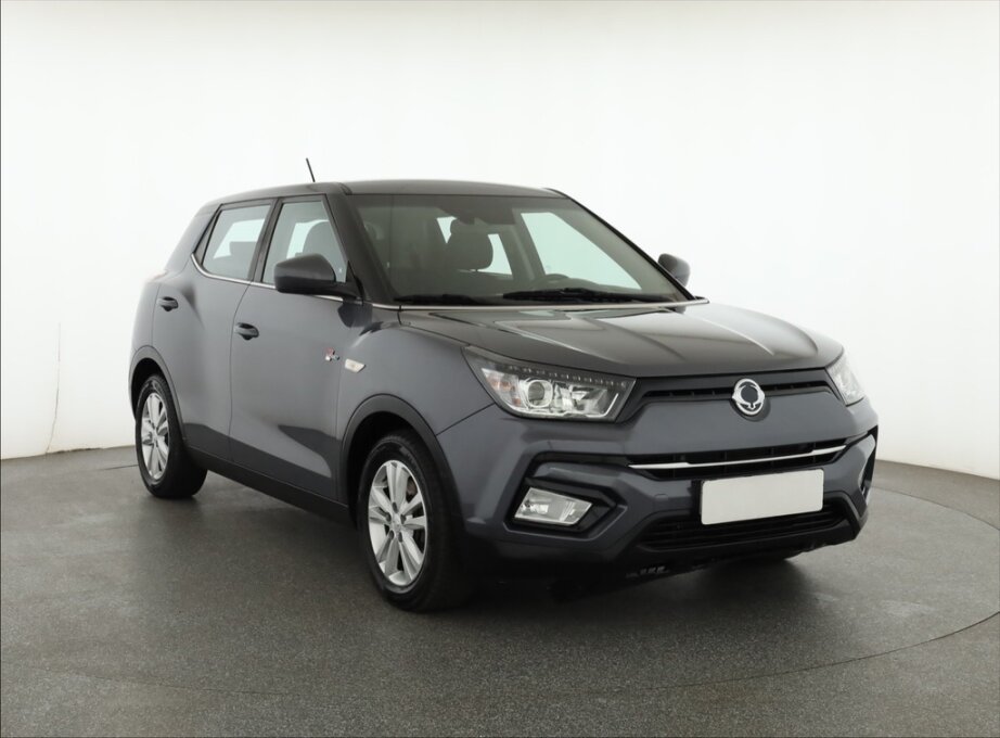 SsangYong Tivoli, 1.6 e-XDi, 4X4, Serv.kniha, Navi