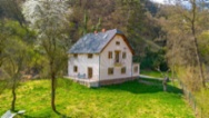 Výjimečné bydlení se slunnou zahradou a terasou - Beroun-Hostim