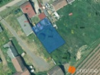 Prodej 1/2 pozemku 300 m2.