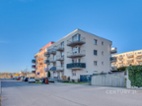 Moderní 2+1 s balkonem a garáží | 7 min od metra Rajská zahrada