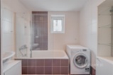 Moderní 2+1 s balkonem a garáží | 7 min od metra Rajská zahrada