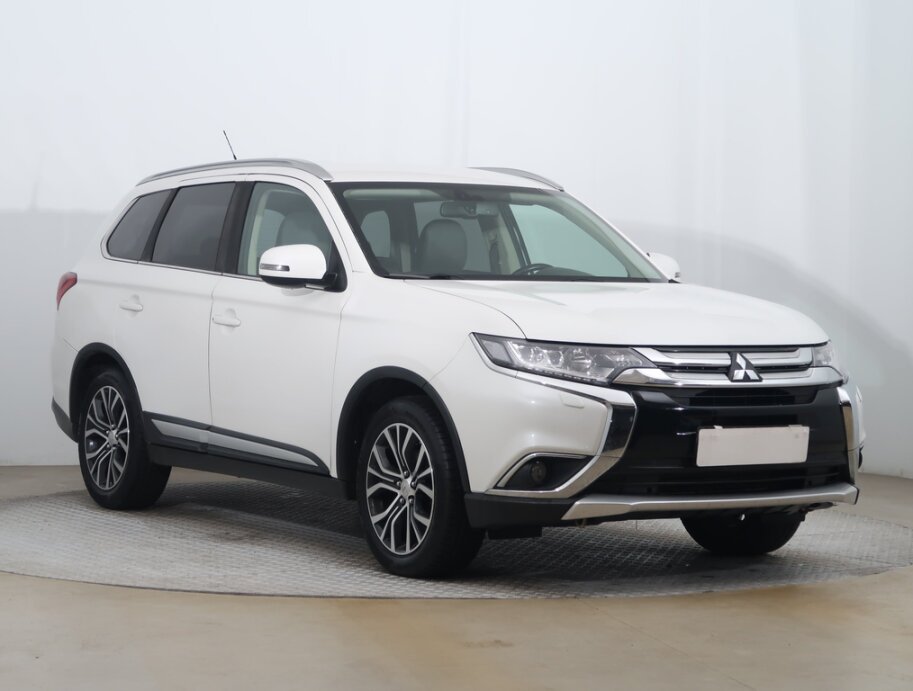Mitsubishi Outlander, 2.2 DI-D, 4X4, 7 míst, Navi,