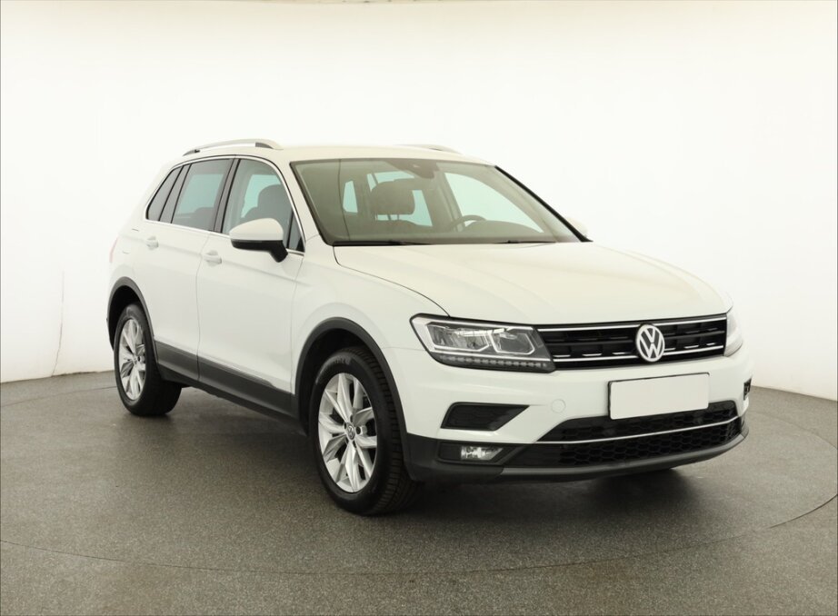 VW Tiguan, 2.0 TDIHighline , 4X4, Automat,, SUV,