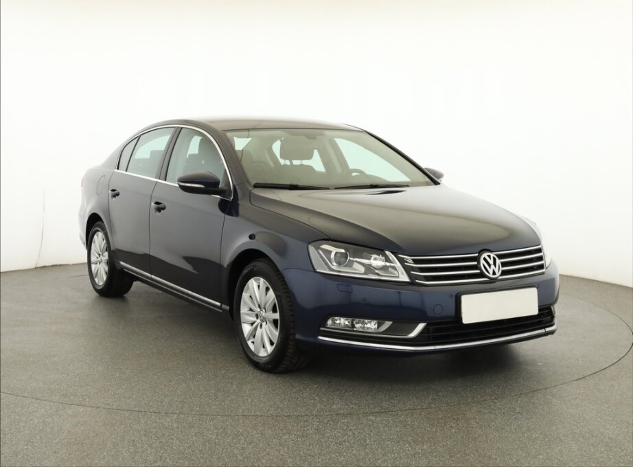 VW Passat, 2.0 TDIComfortline , Navi, Bi-Xenony,,