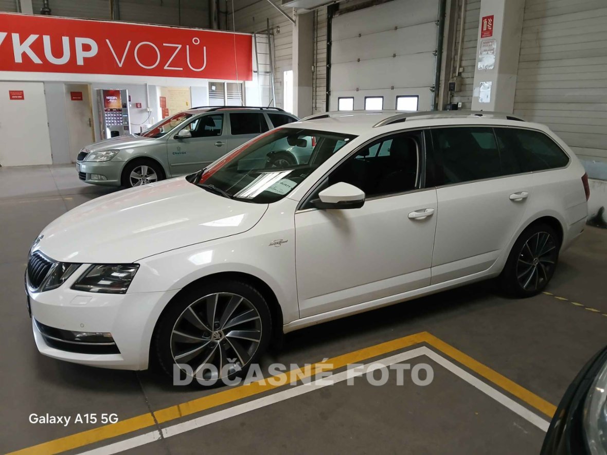 Škoda Octavia III, 2.0TDI, ČR, AT, navi, LED,