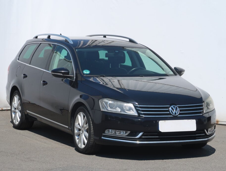 VW Passat, 2.0 TDIHighline , Automat, Serv.kniha,,