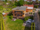 Prostorný dvougenerační dům s velkou zahradou a skvělou dostupností, Vražné.