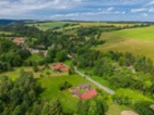 Prostorný dvougenerační dům s velkou zahradou a skvělou dostupností, Vražné.
