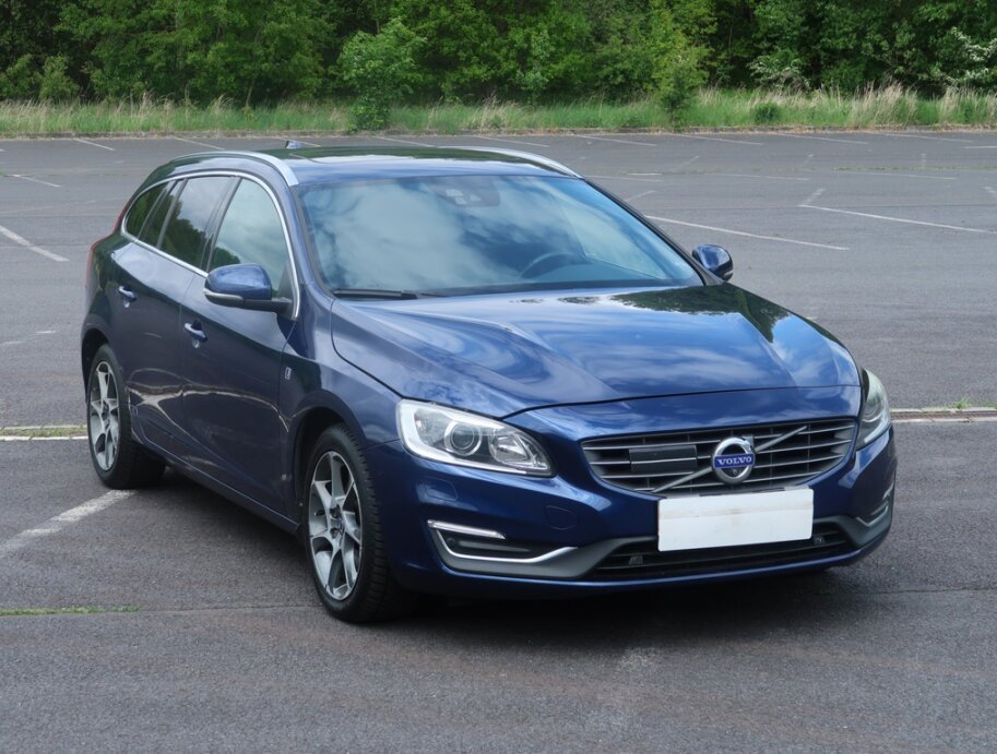 Volvo V60, D4 2.0, Serv.kniha, Kůže, Navi,, Combi,