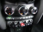Mini Cooper, 1.5i, LED, výhřev sed., hatchback,
