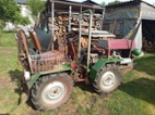 Traktůrek 4x4 s vozíkem do lesa na dříví