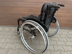 Mechanický invalidní vozík bez podnoží