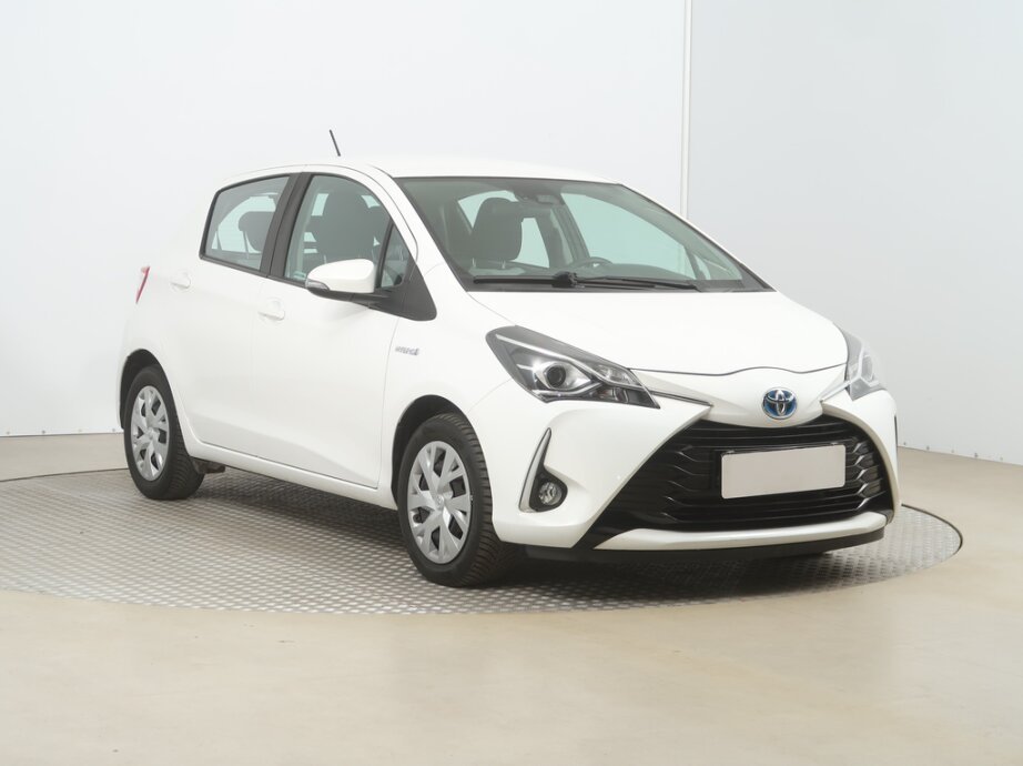 Toyota Yaris, 1.5 Hybrid, Automat, ČR,2.maj,,