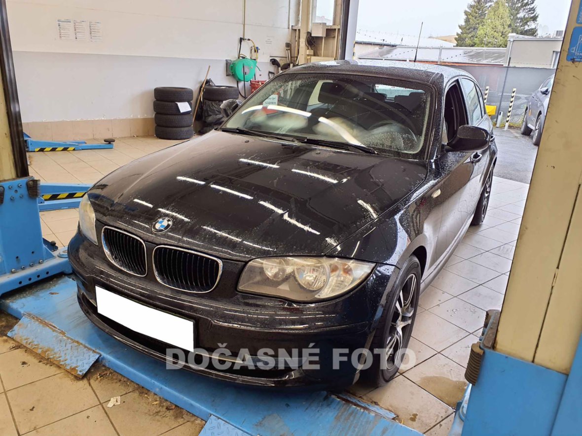 BMW Řada 1, 2.0 D, AC, temp, hatchback, nafta